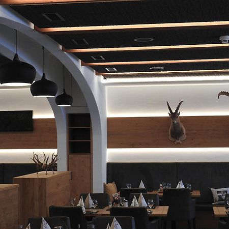 Hotel Spoel Restaurant Zernez Esterno foto