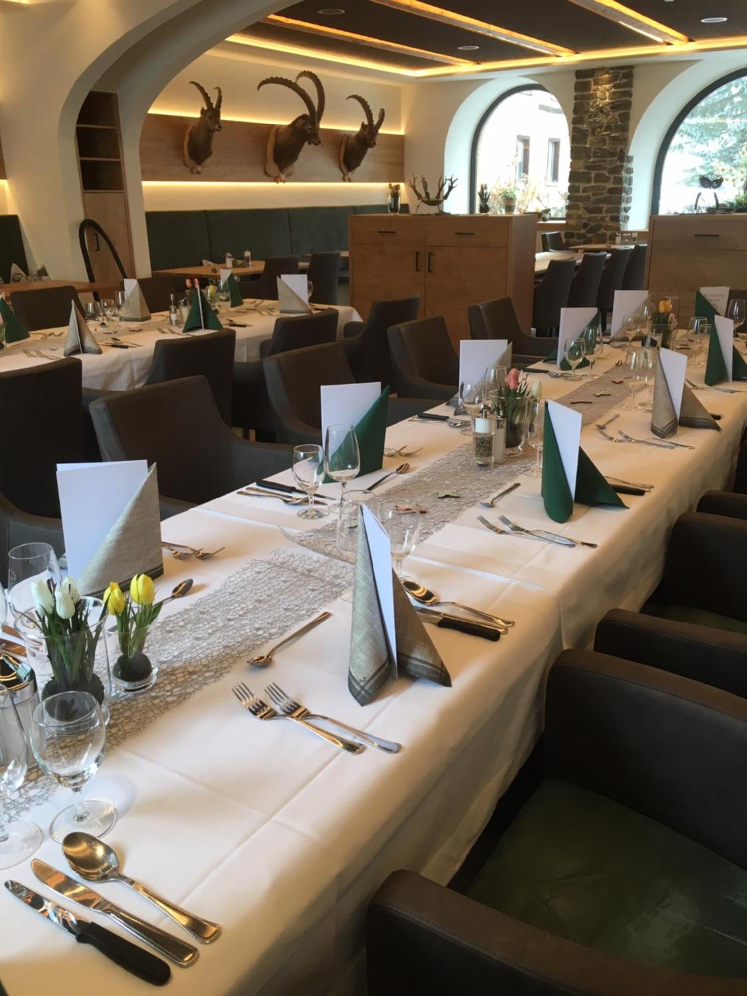Hotel Spoel Restaurant Zernez Esterno foto