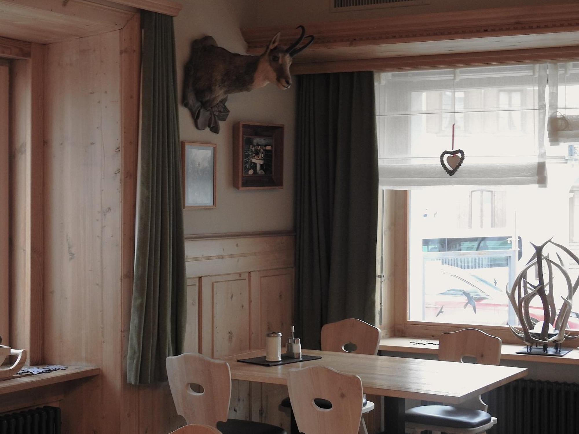 Hotel Spoel Restaurant Zernez Esterno foto
