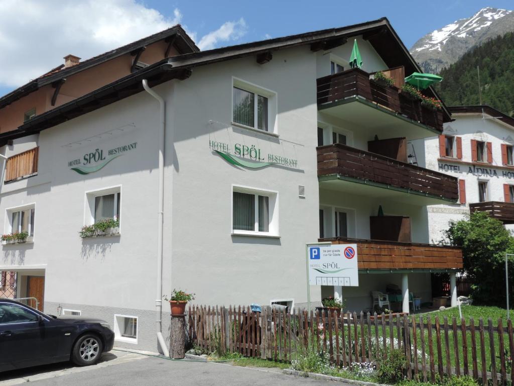 Hotel Spoel Restaurant Zernez Esterno foto